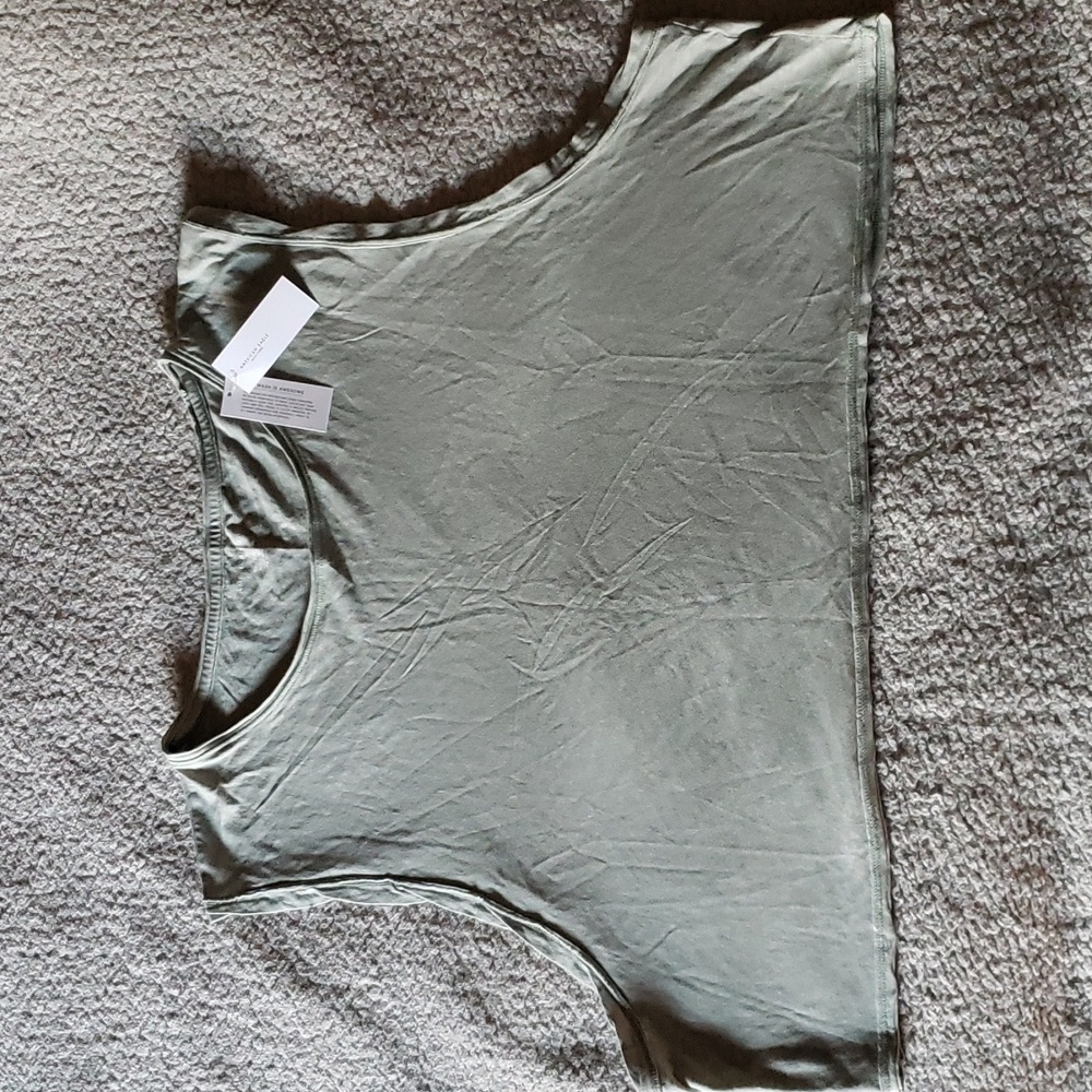 NWT AE Cropped Flowy Muscle Tank